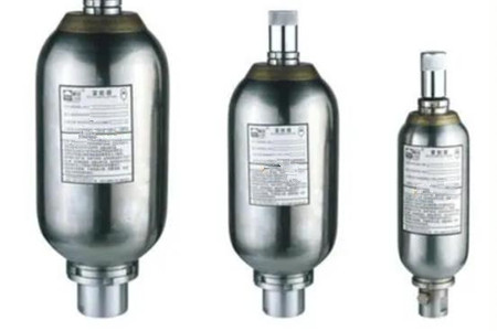 活塞式蓄能器與氣囊式蓄能器區(qū)別竟如此大！