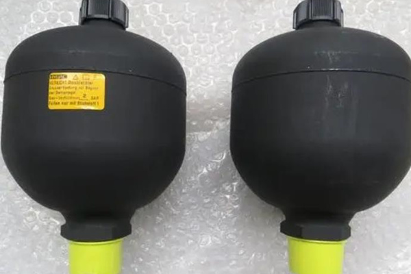 蓄能器充氣工具不會(huì)使用？這份使用指南要收好！ 圖1